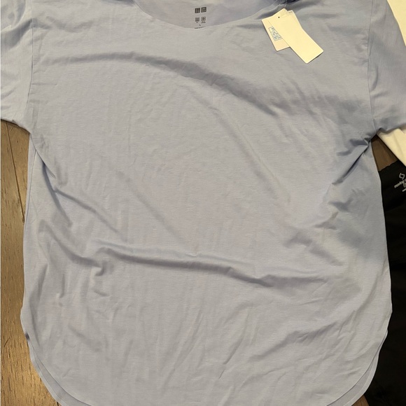 Uniqlo Women's Short Sleeve Tees - Picture 2 of 4